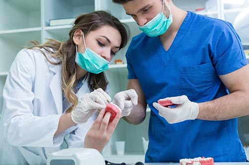 Studenten Zahnmedizin Studium in Breslau